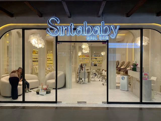 รับออกแบบร้านทําเล็บ