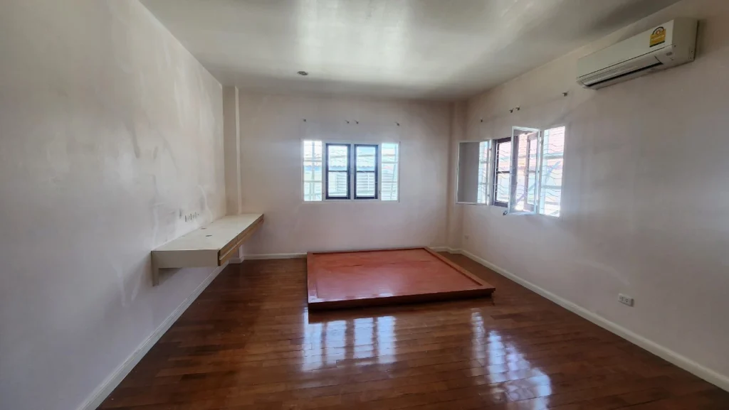 รีโนเวทบ้าน แถวบางพลี