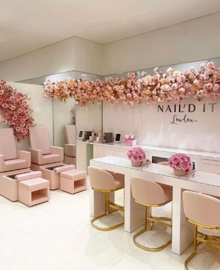 รับออกแบบร้านทําเล็บ