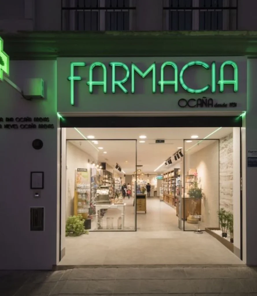 ออกแบบร้านยา 1 คูหา